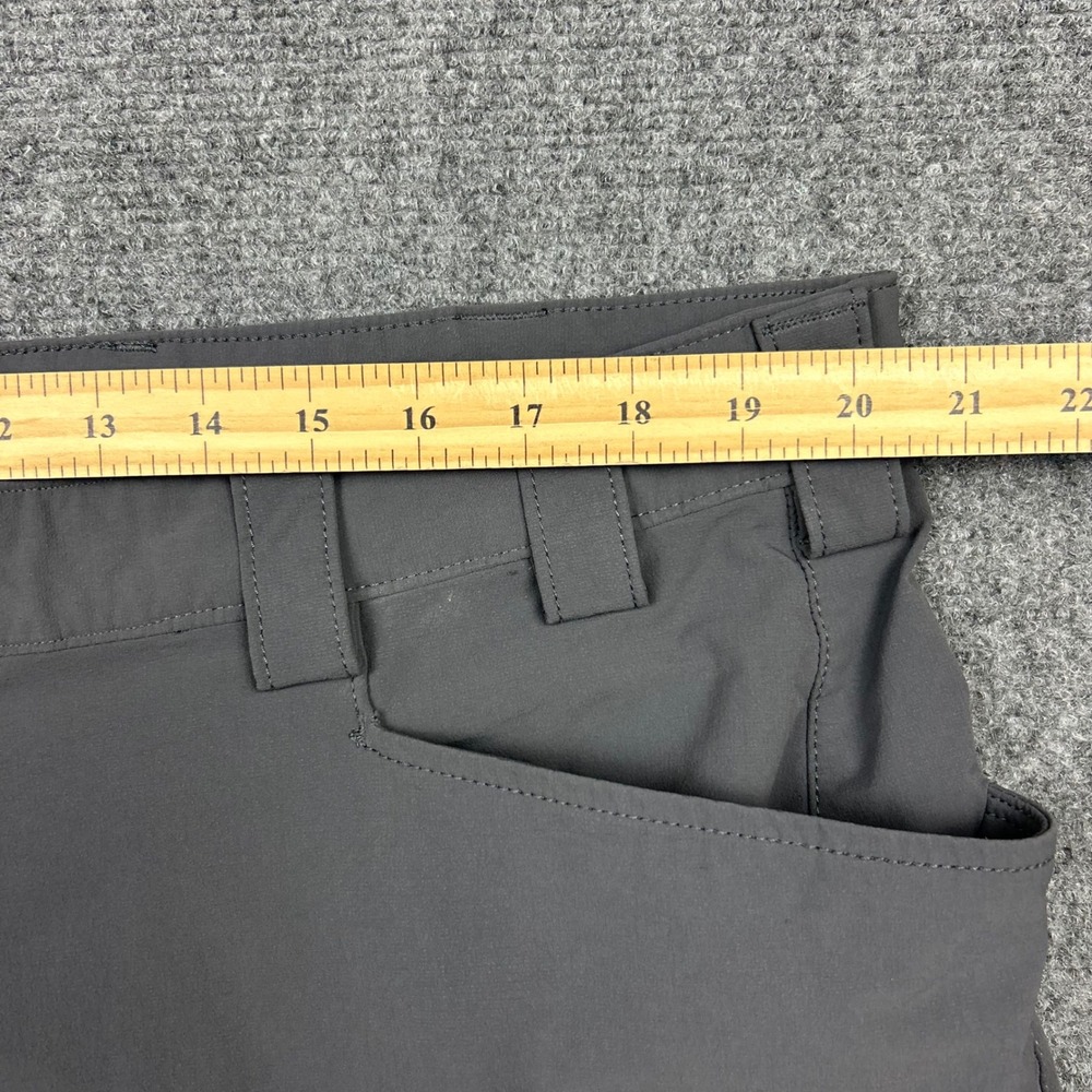 Duluth Trading Co Flexpedition Pants Mens 40x30 Grey Stretch Cargo Tactical Work - Picture 8 of 12